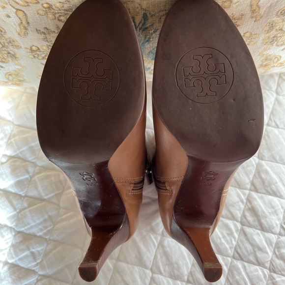 !!!EUC!!! Tory Burch tan leather Bristol ankle booties - Picture 3 of 8